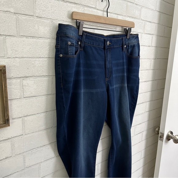 Tahari Dark Wash Stretch Ankle Jeans - Picture 3 of 10